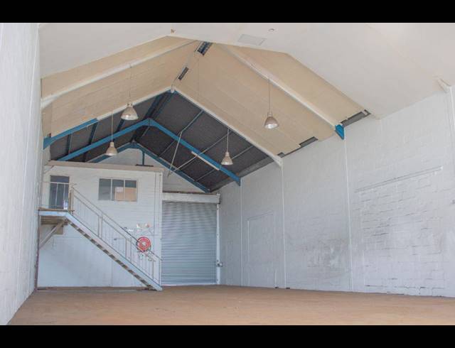 279M² BUILDING FOR SALE IN PAARDEN EILAND